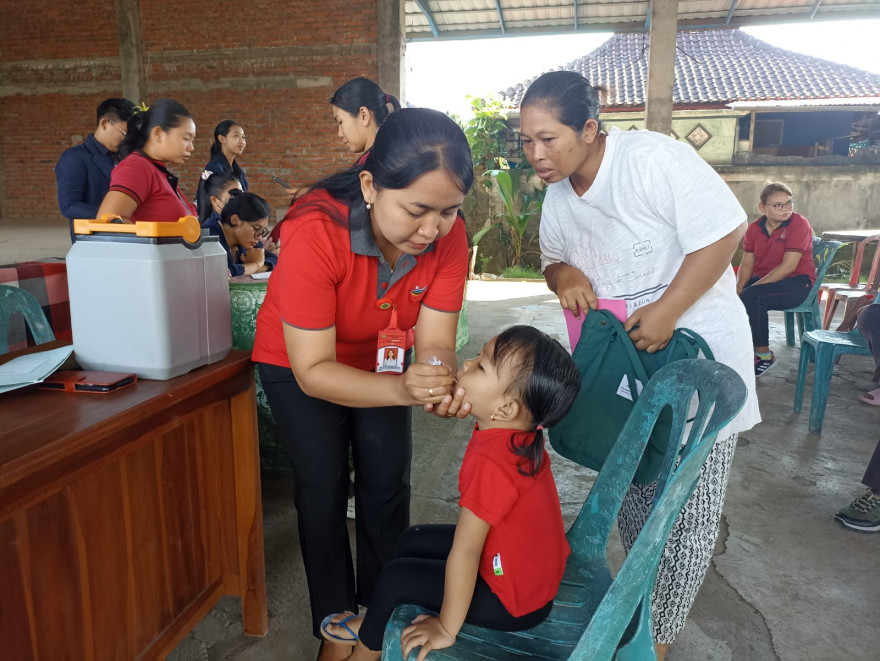 PELAKSANAAN PEKAN IMUNISASI NASIONAL POLIO 2024 DI DESA BUWIT